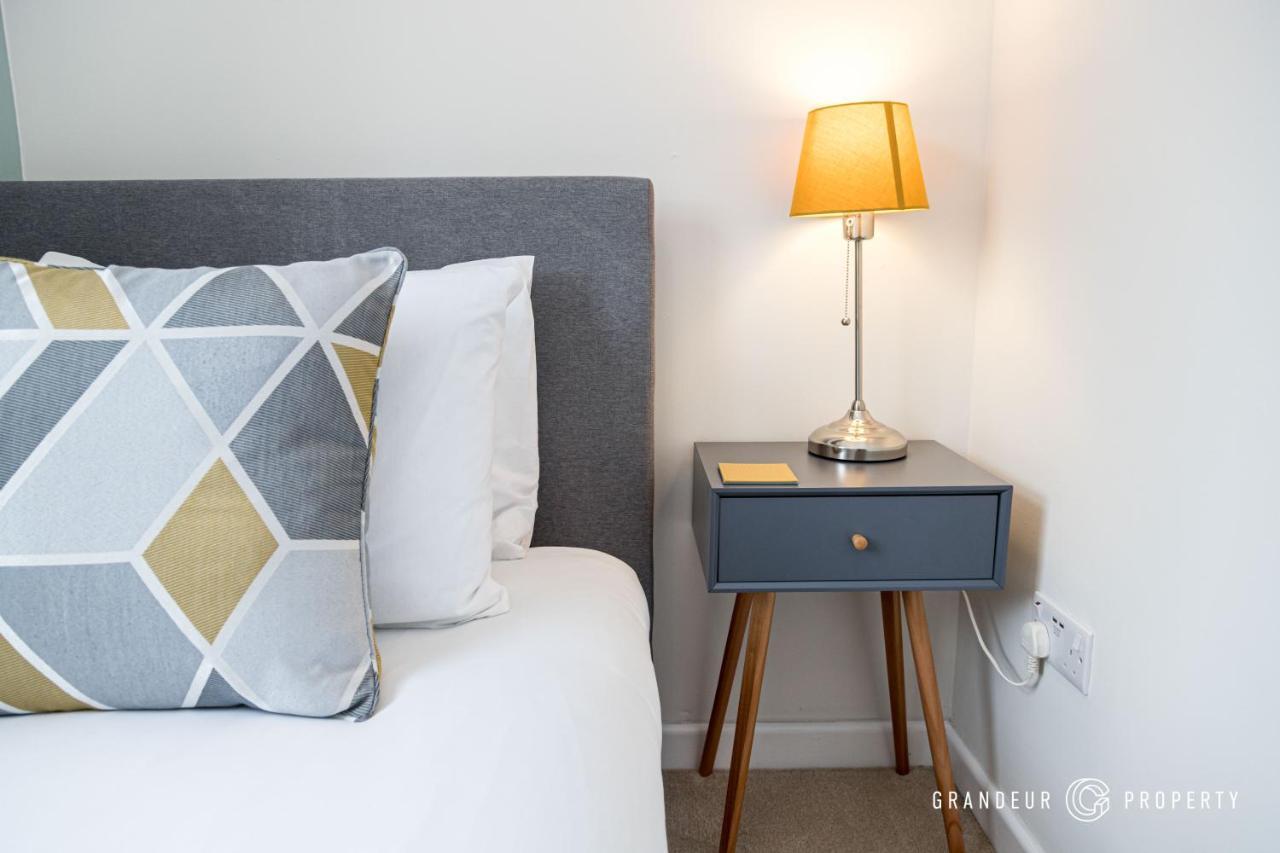 Stunning & Classy 2Bed House, Poole, Parking Εξωτερικό φωτογραφία